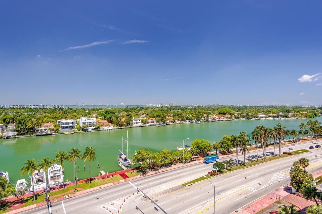 A11857376 — Miami Beach — 2