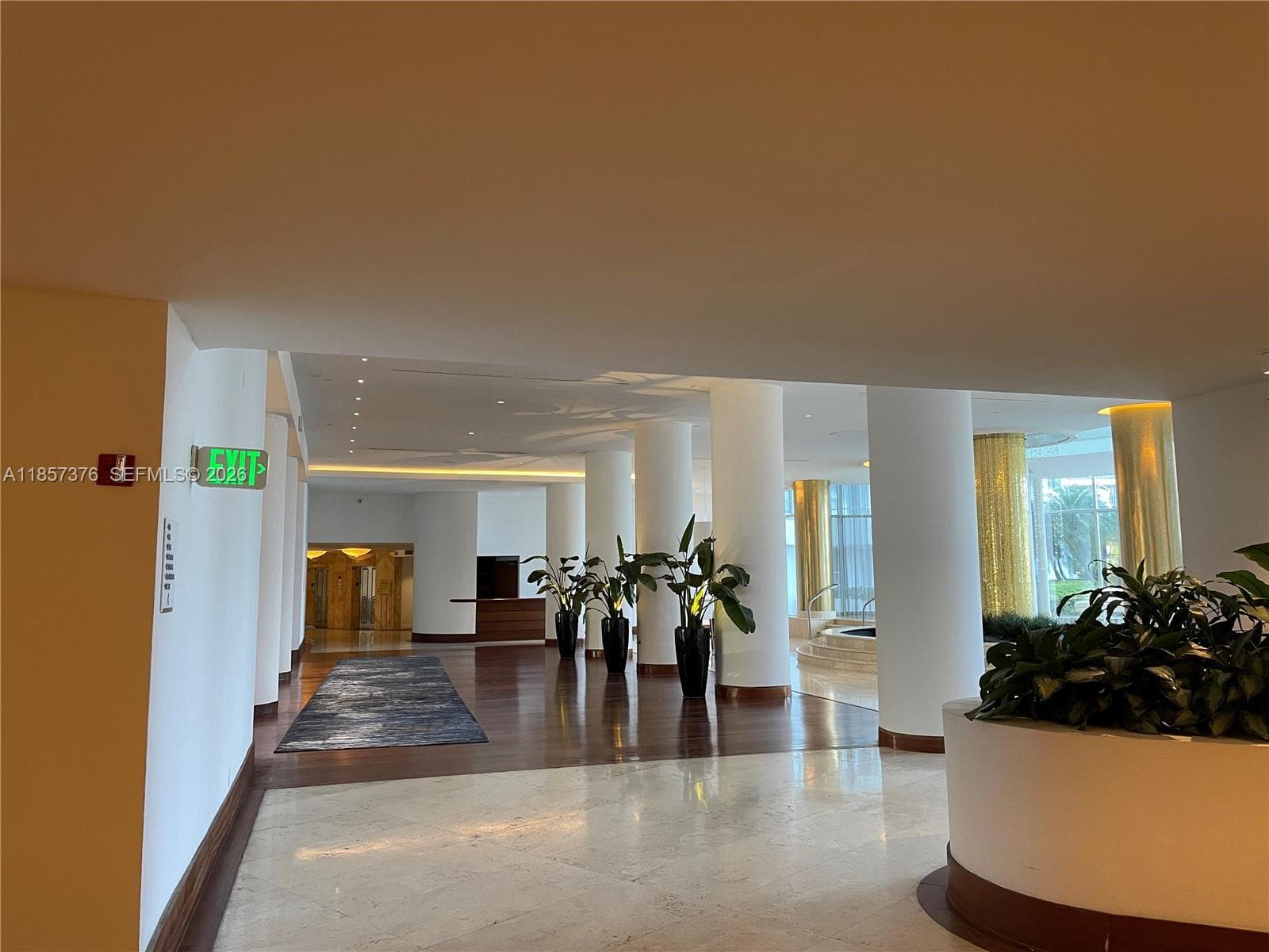 A11857376 — Miami Beach — 22