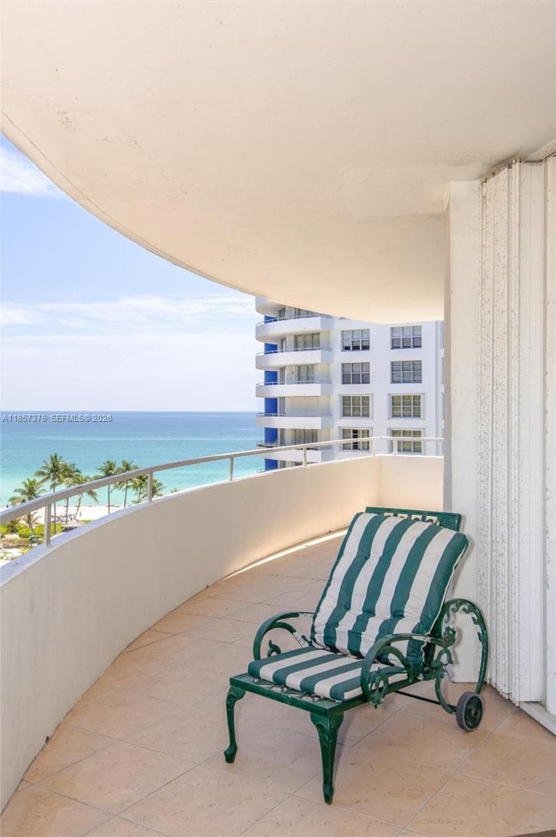 A11857376 — Miami Beach — 3