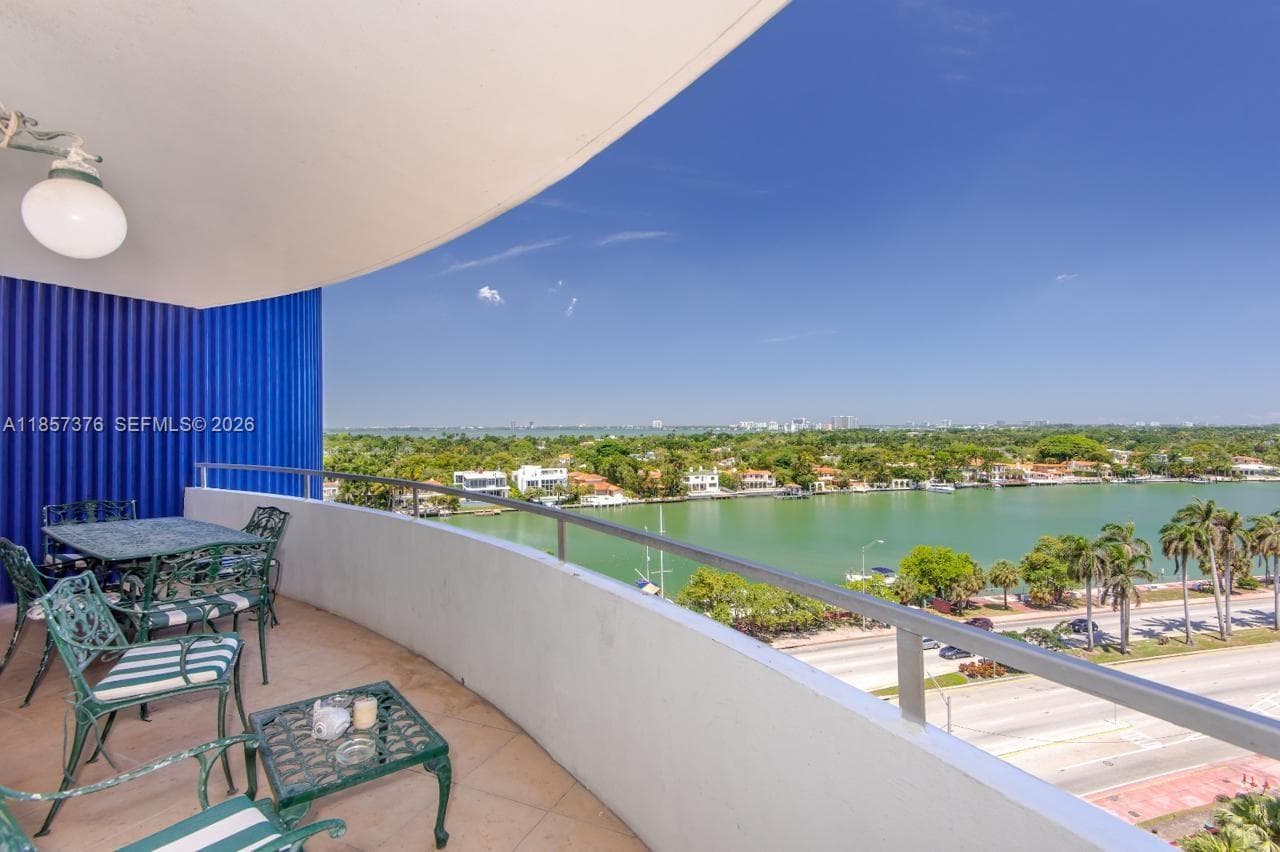 A11857376 — Miami Beach