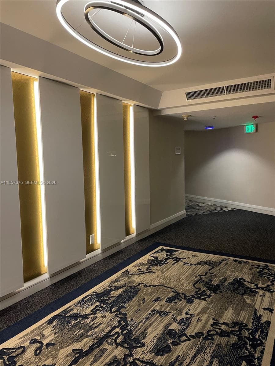 A11857376 — Miami Beach — 20