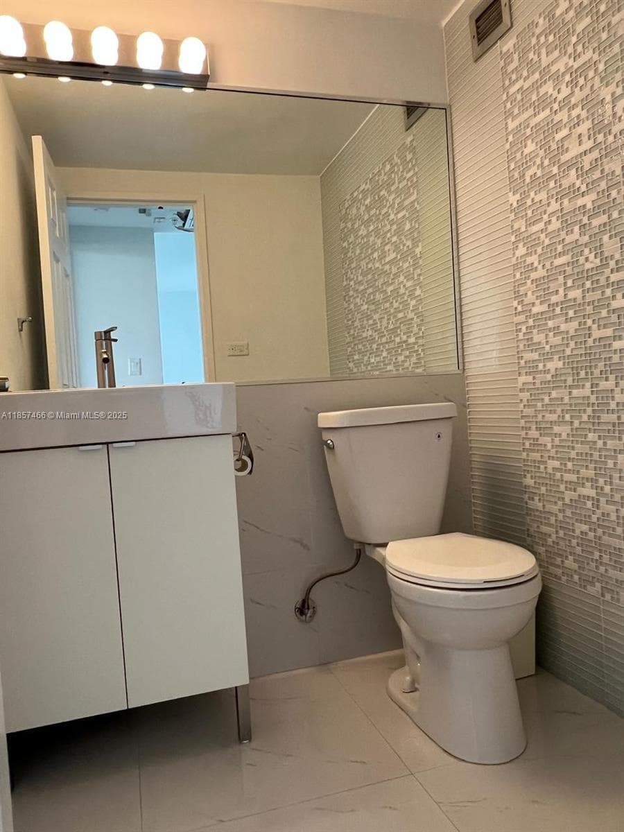 A11857466 — Miami Beach — 6