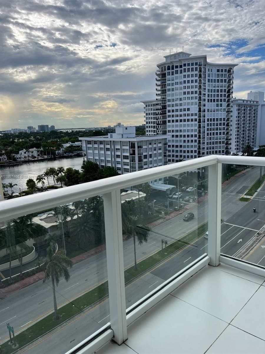 A11857466 — Miami Beach — 9