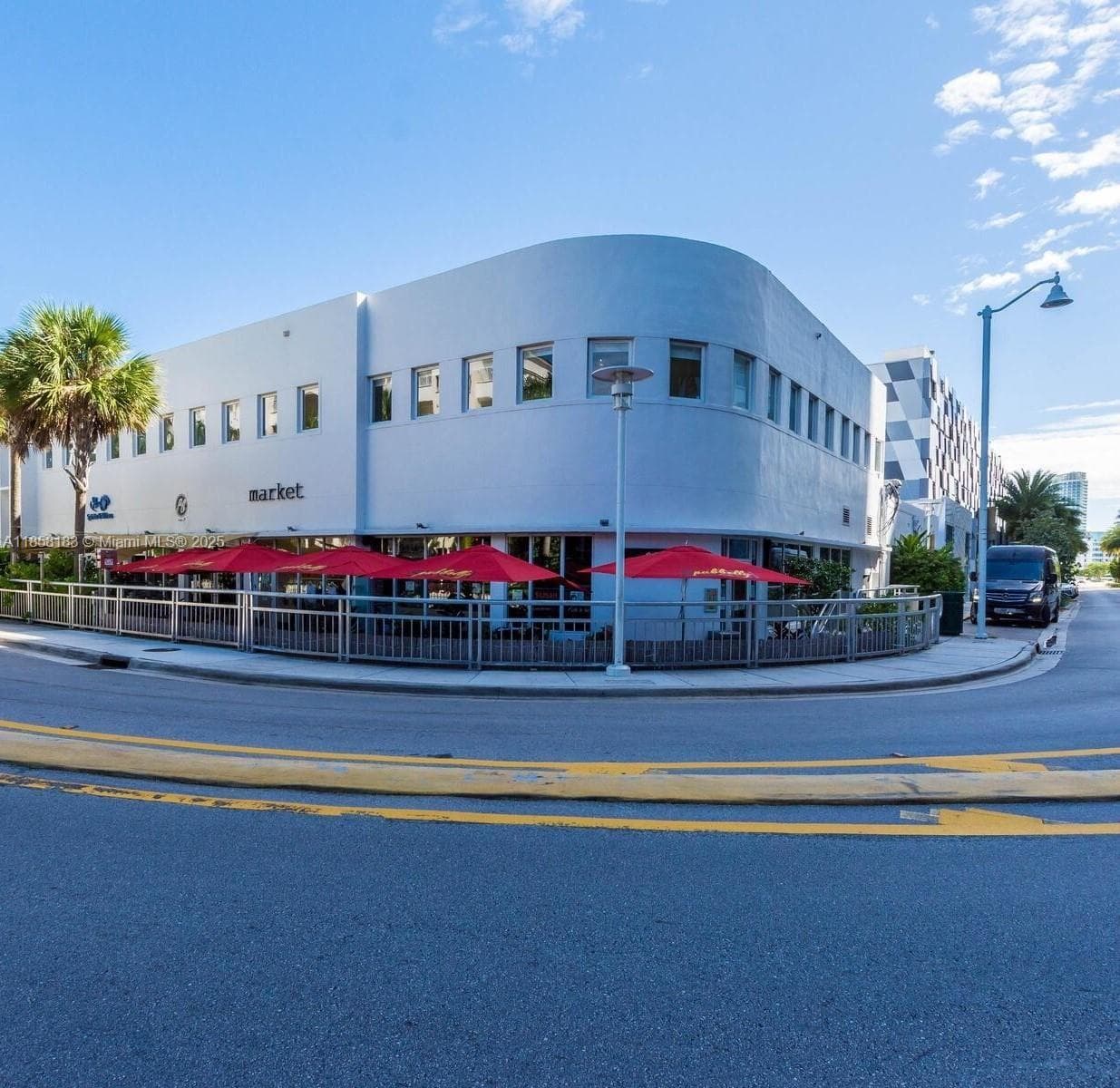 A11858183 — Miami Beach — 17