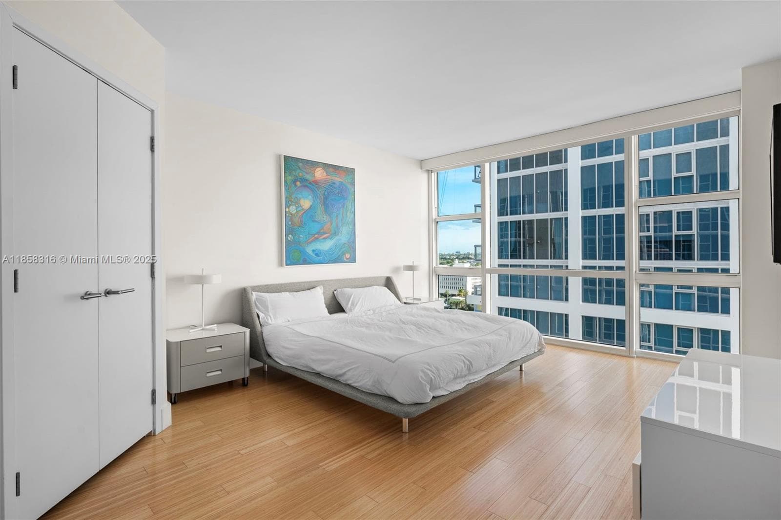 A11858316 — Miami Beach — 13