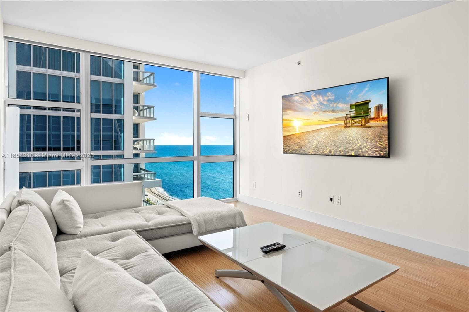 A11858316 — Miami Beach — 3