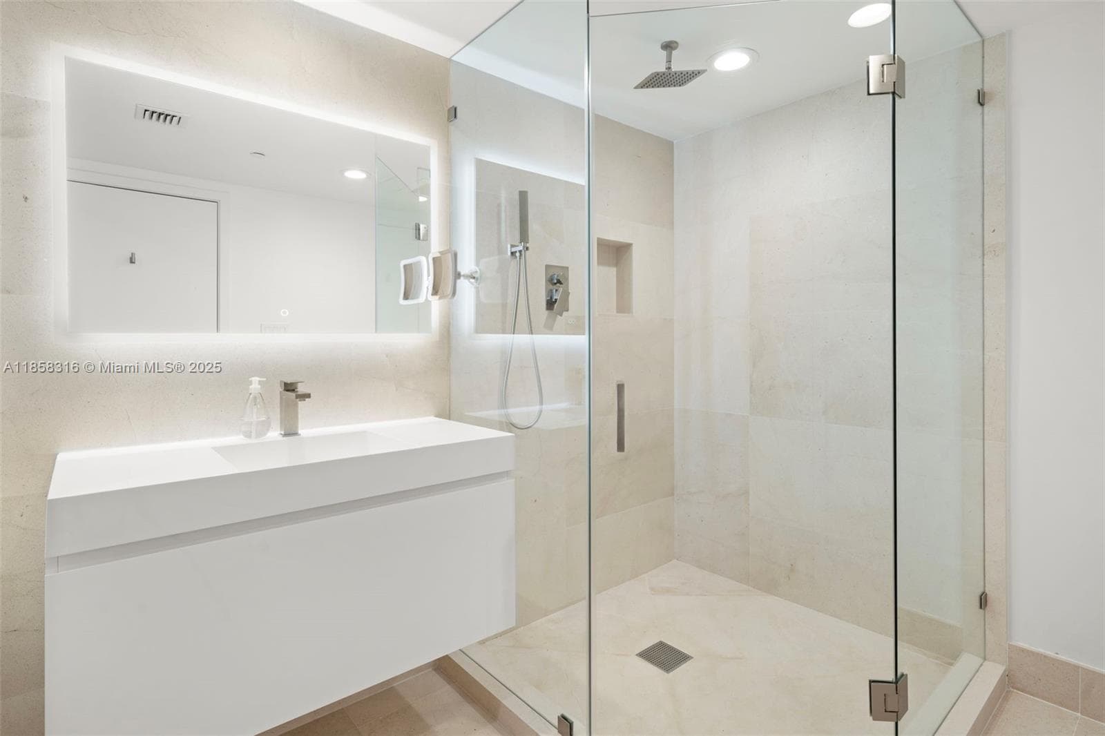 A11858316 — Miami Beach — 15