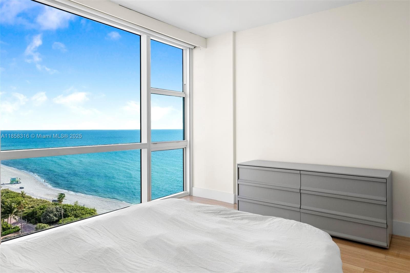 A11858316 — Miami Beach — 11