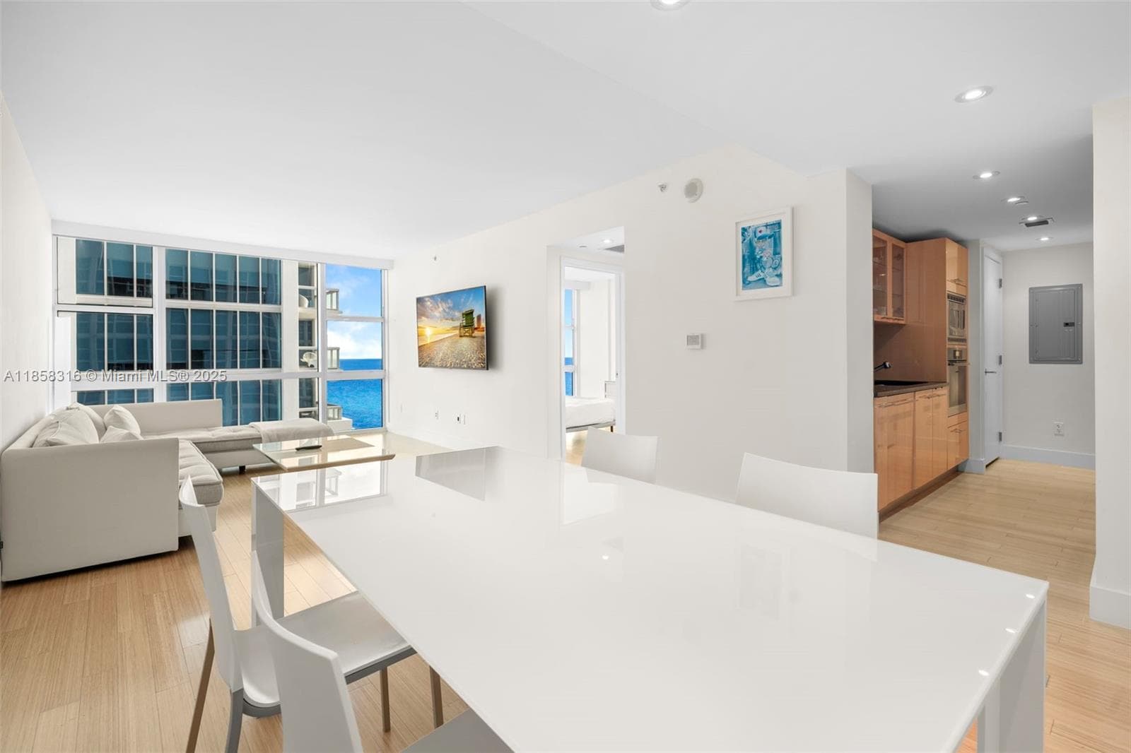 A11858316 — Miami Beach — 4