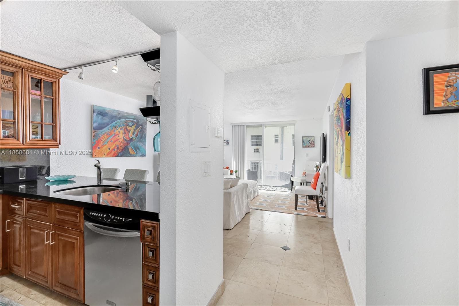 A11858681 — Miami Beach — 2