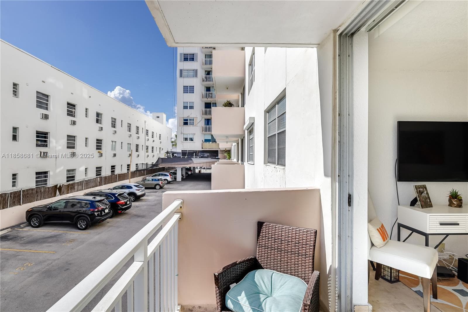 A11858681 — Miami Beach — 6