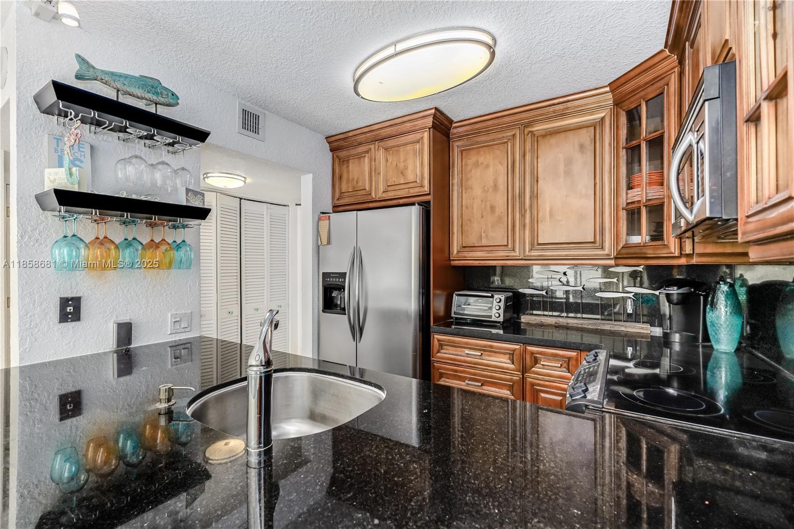 A11858681 — Miami Beach — 10