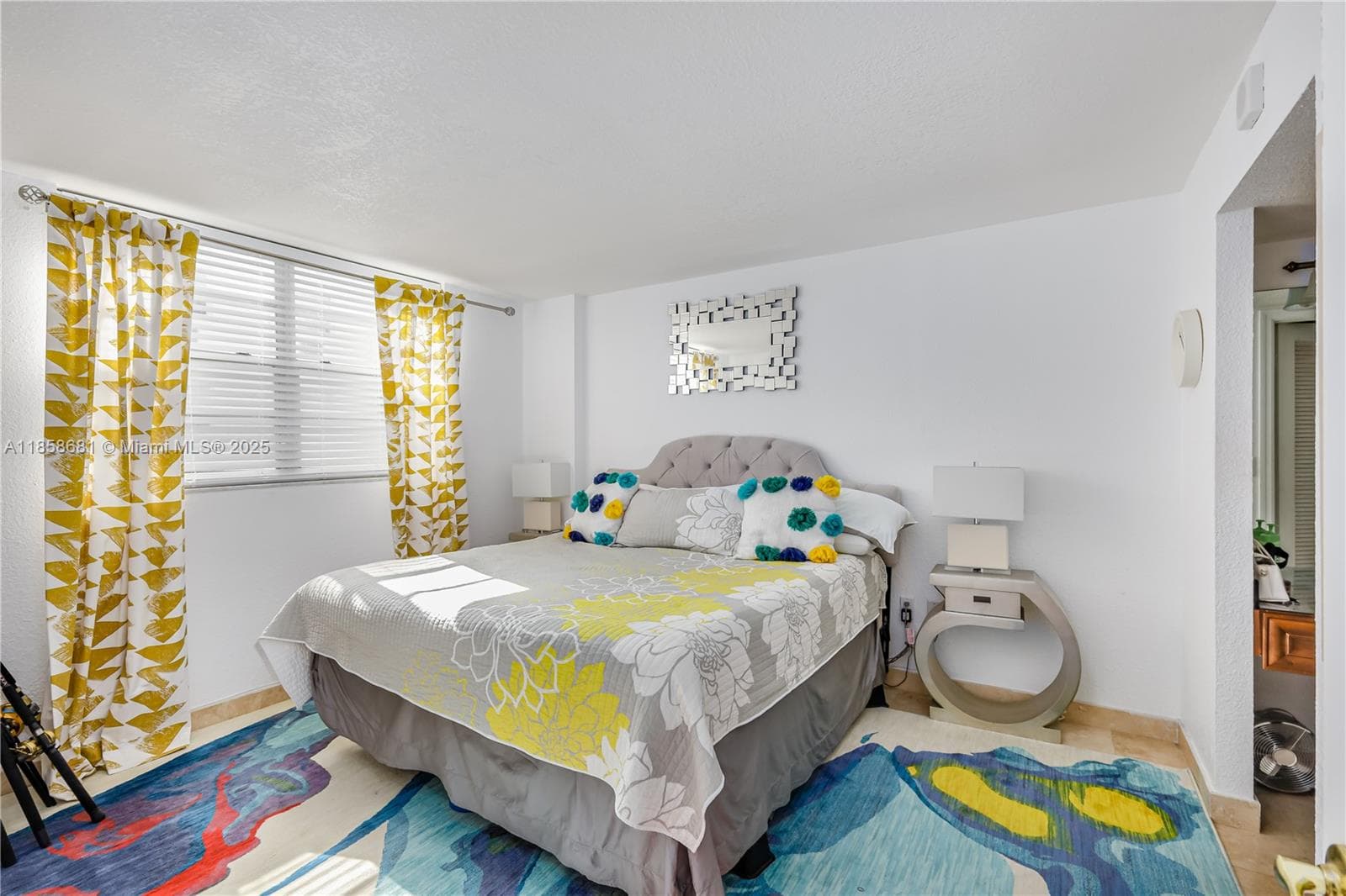 A11858681 — Miami Beach — 11