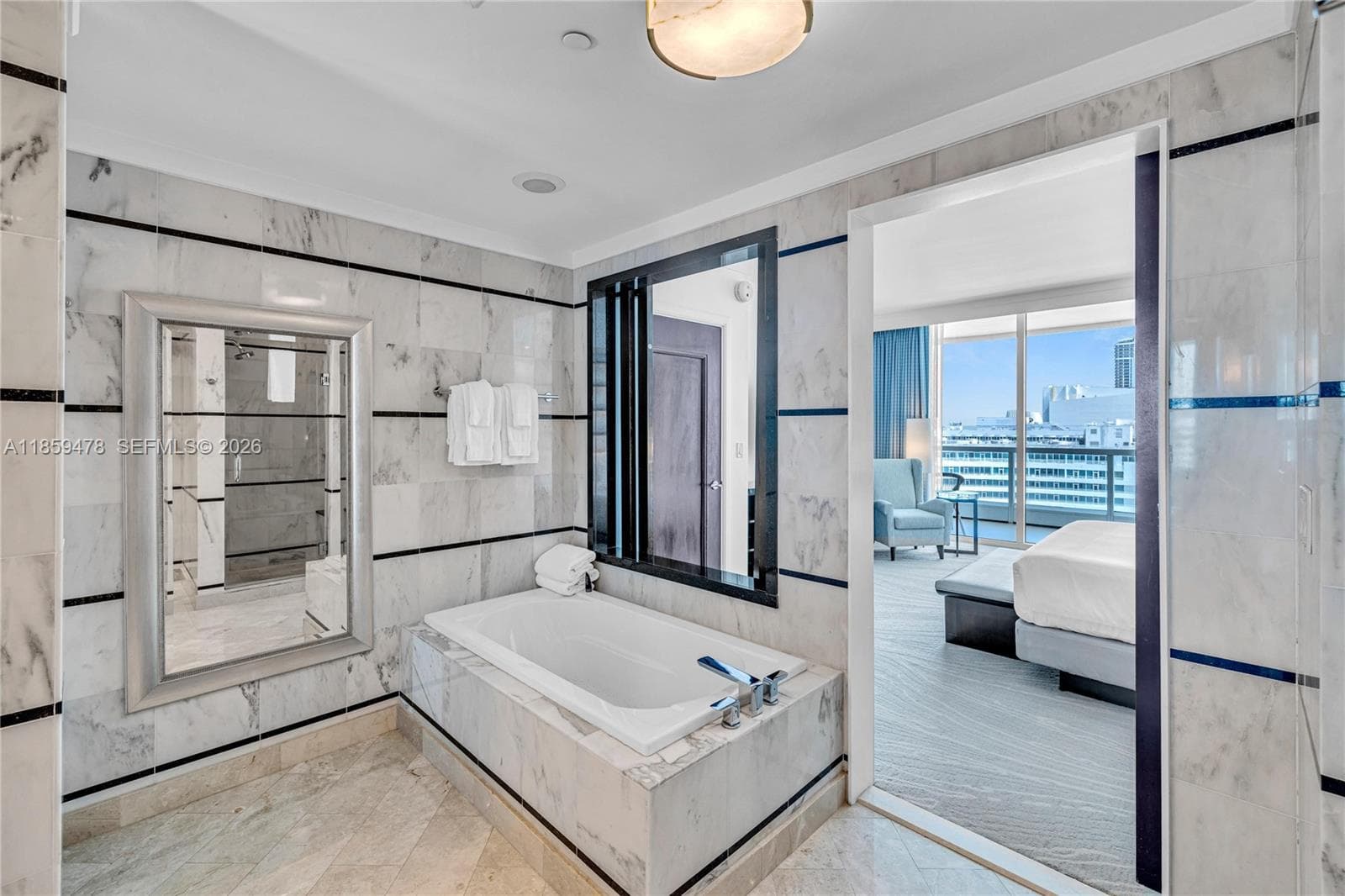 A11859478 — Miami Beach — 17