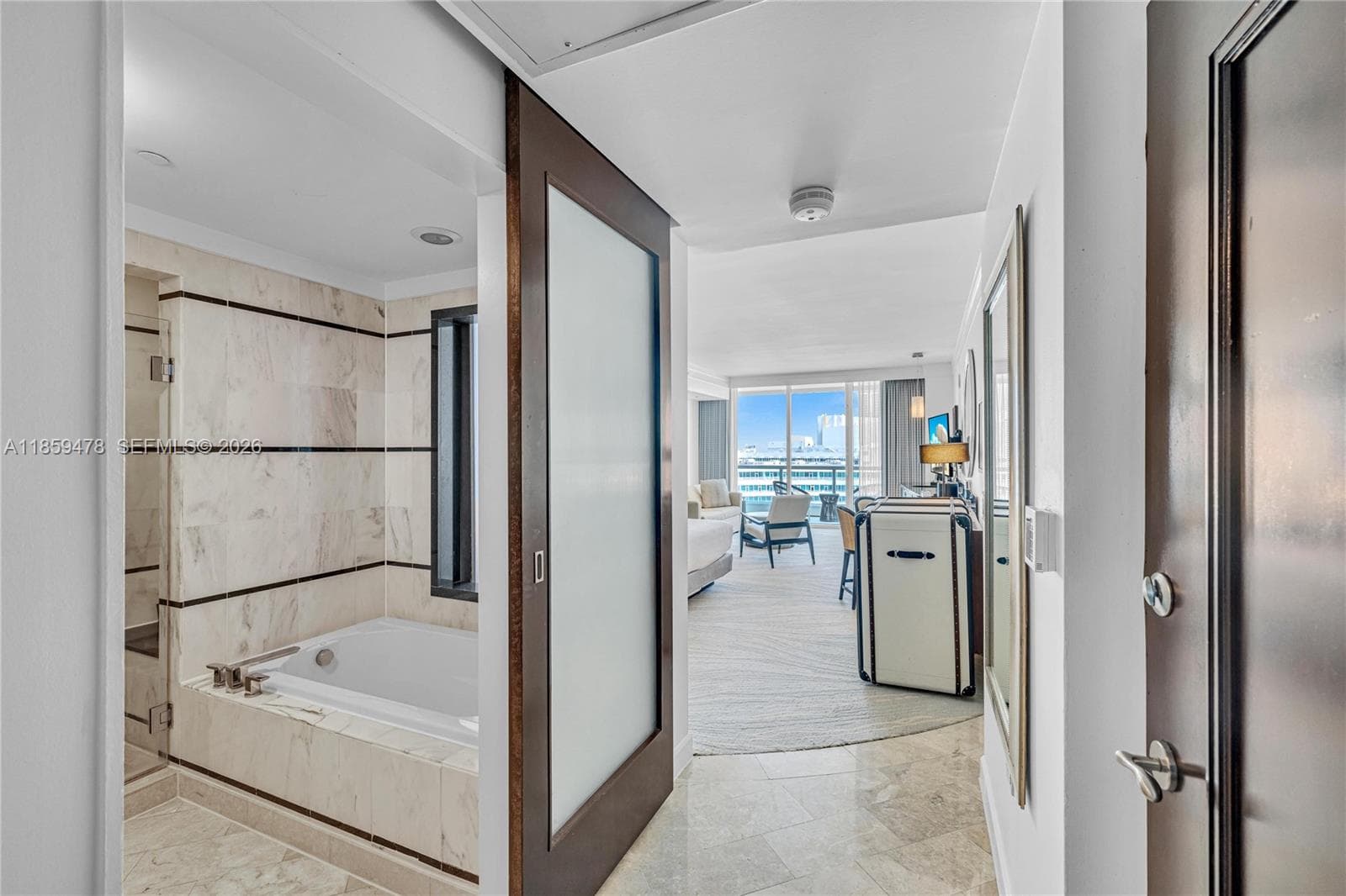 A11859478 — Miami Beach — 32