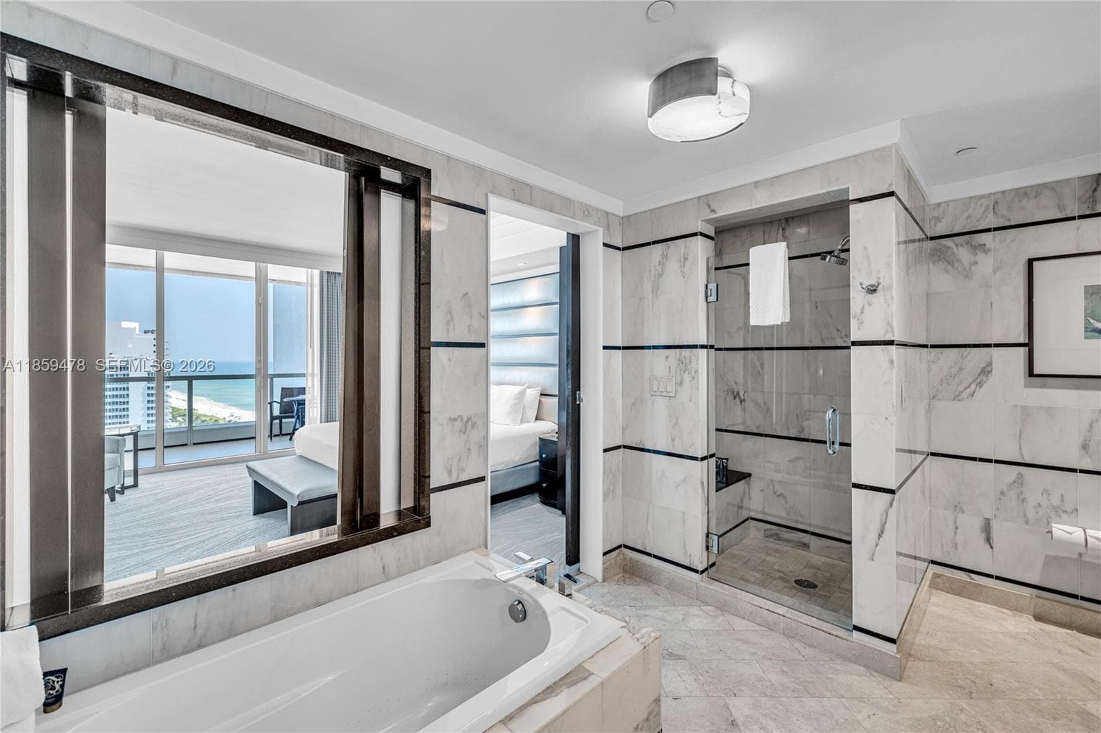 A11859478 — Miami Beach — 18