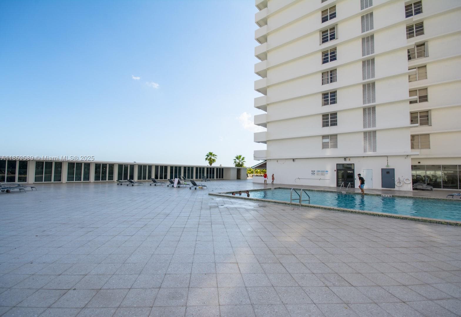 A11859589 — Miami Beach — 53