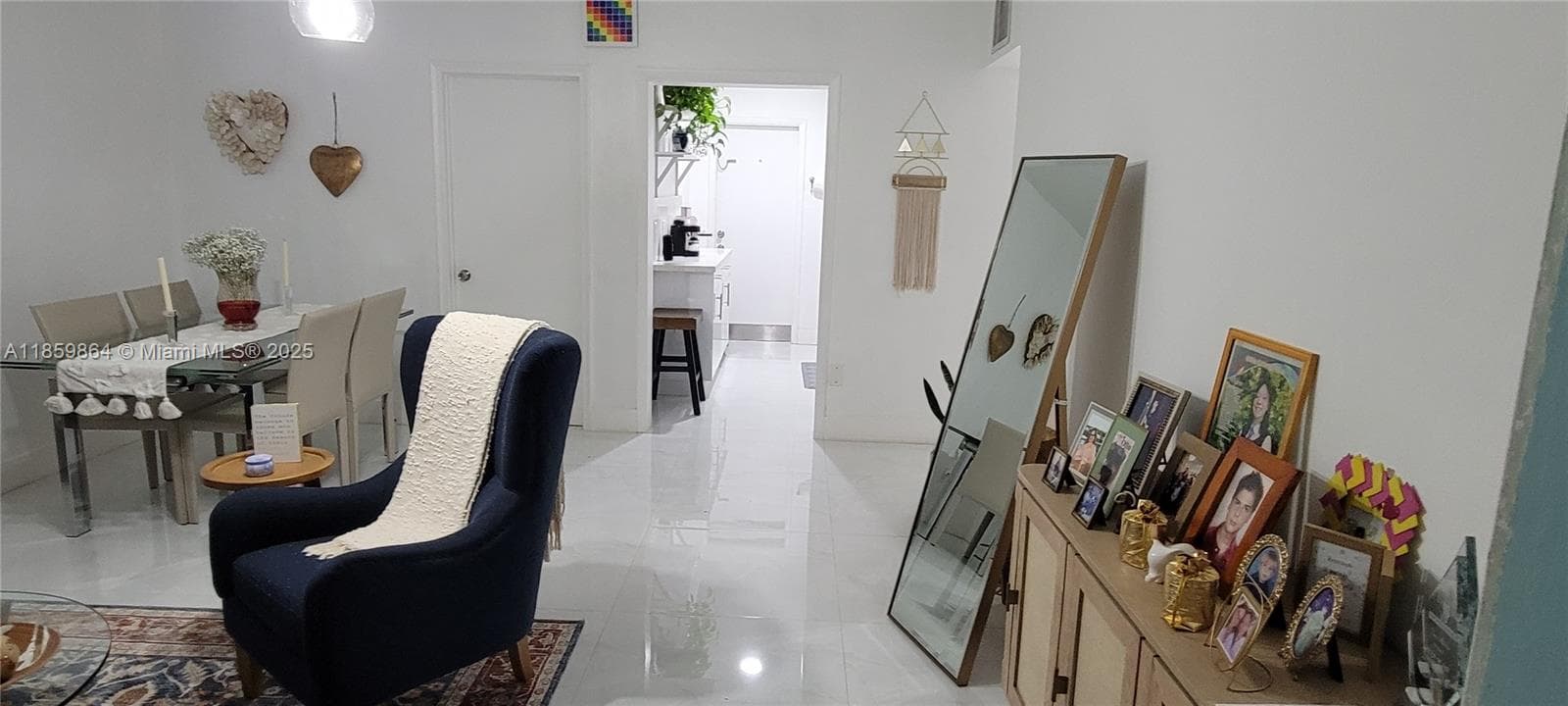 A11859864 — Miami Beach