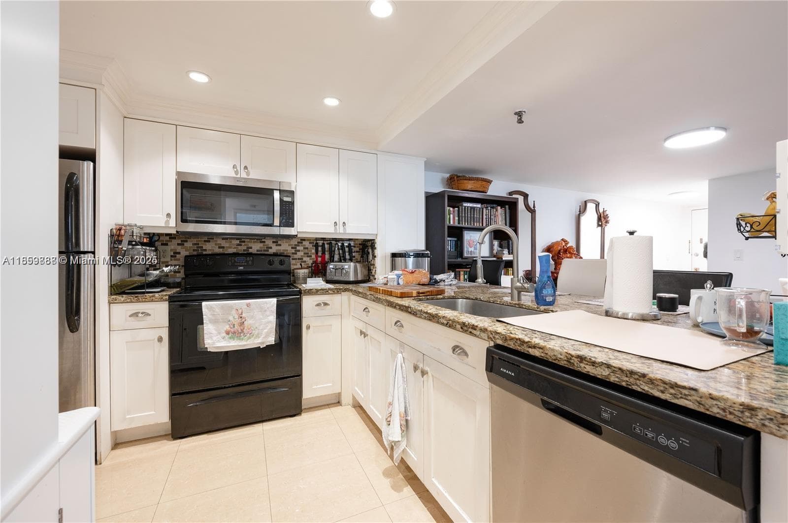 A11859888 — Miami Beach