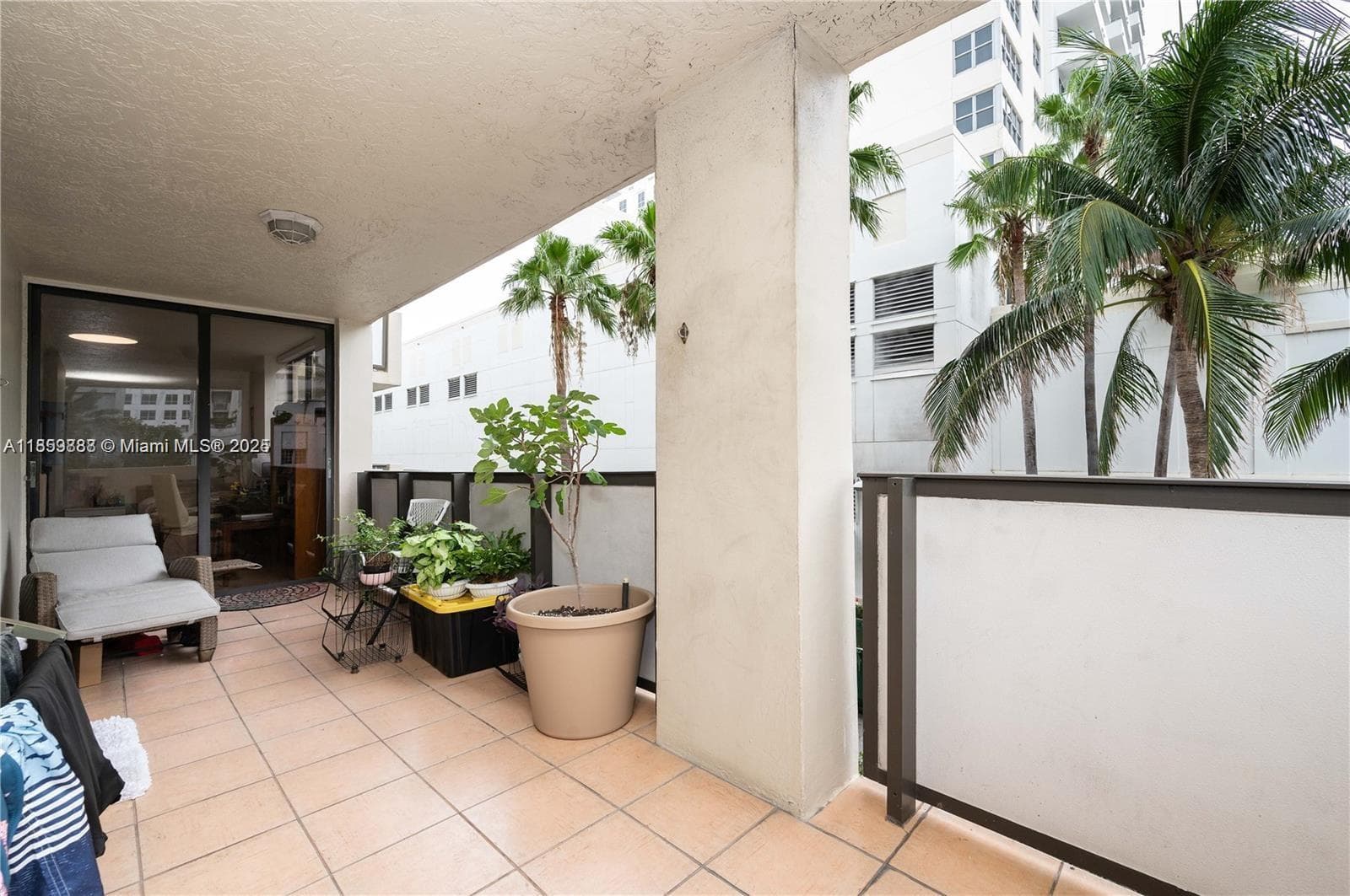 A11859888 — Miami Beach — 11