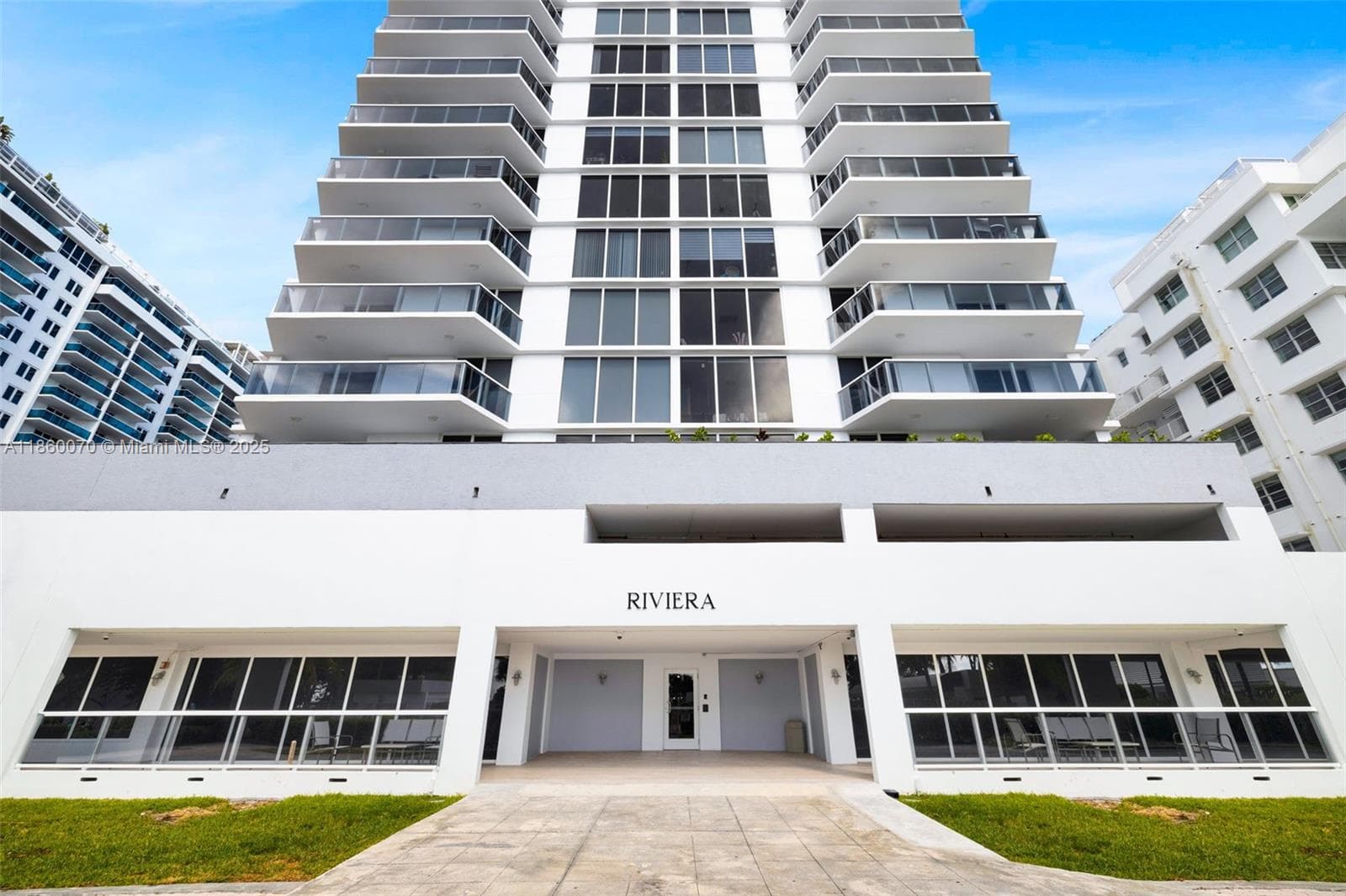 A11860070 — Miami Beach — 43