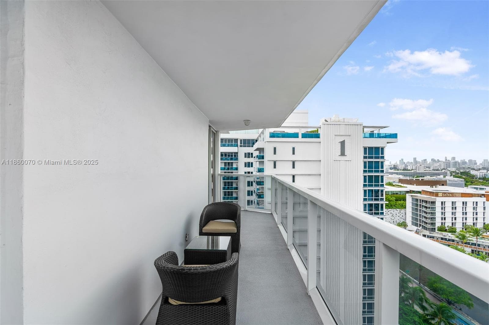 A11860070 — Miami Beach — 36