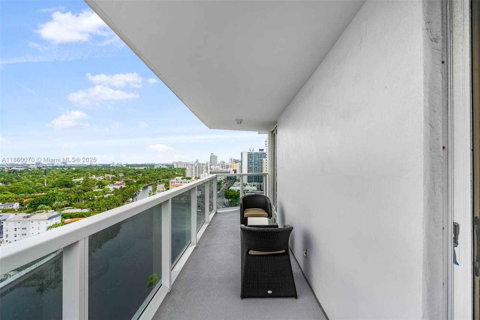 A11860070 — Miami Beach — 38