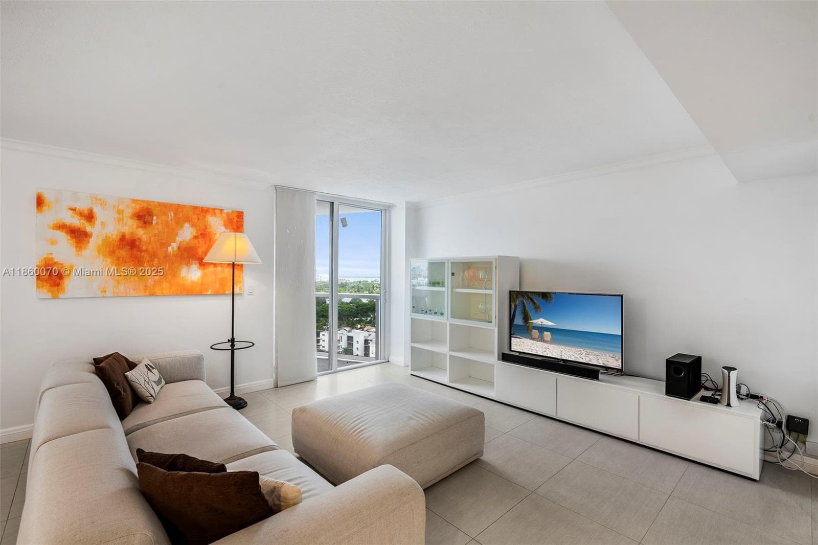 A11860070 — Miami Beach — 10