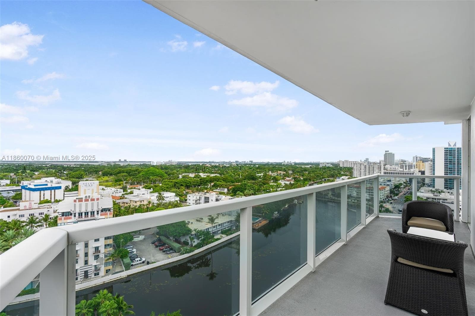 A11860070 — Miami Beach — 37
