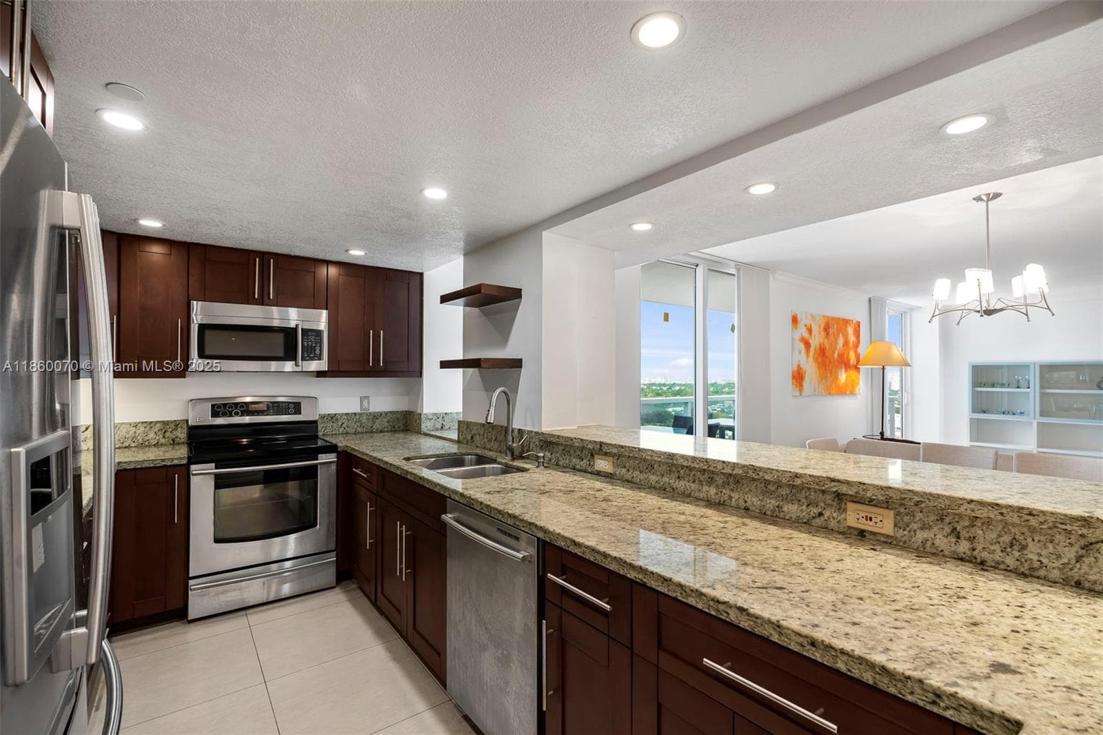 A11860070 — Miami Beach — 15