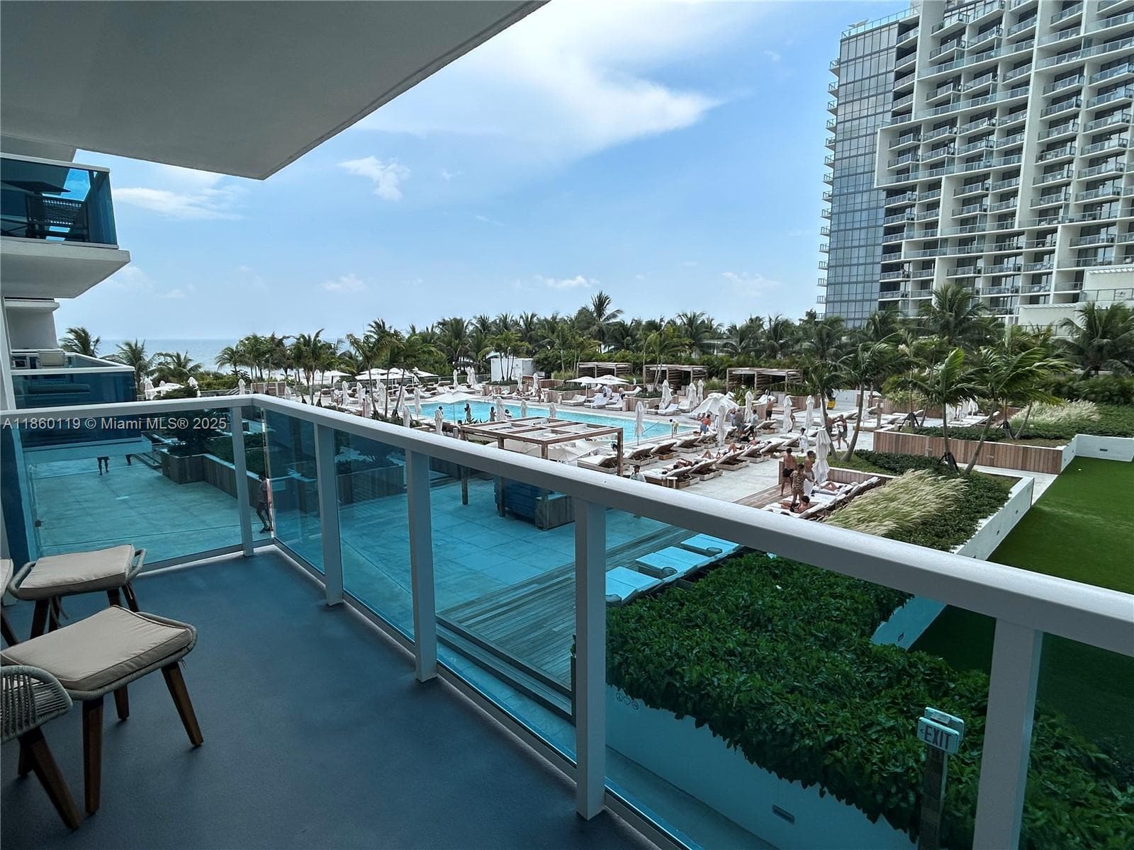 A11860119 — Miami Beach — 4