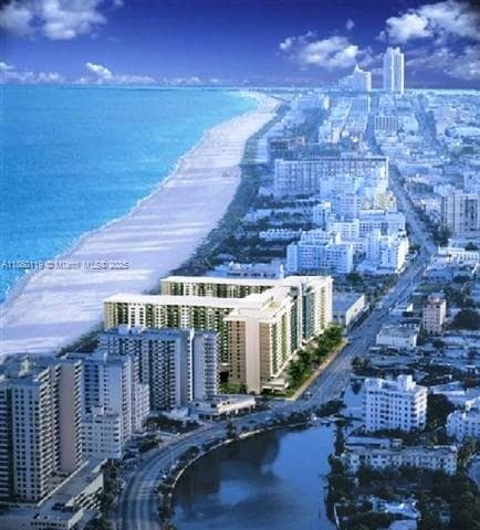 A11860119 — Miami Beach — 21