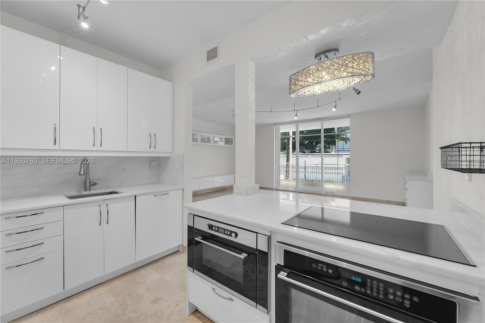 A11860760 — Miami Beach — 13