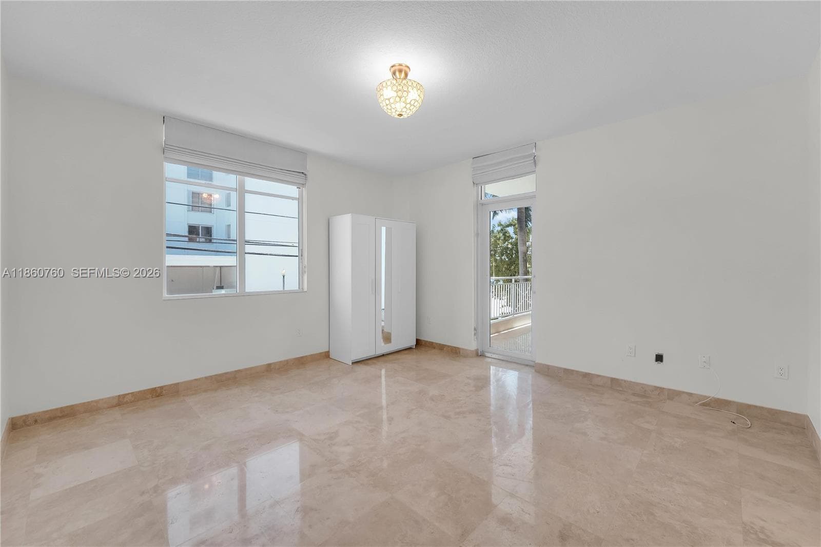 A11860760 — Miami Beach — 16