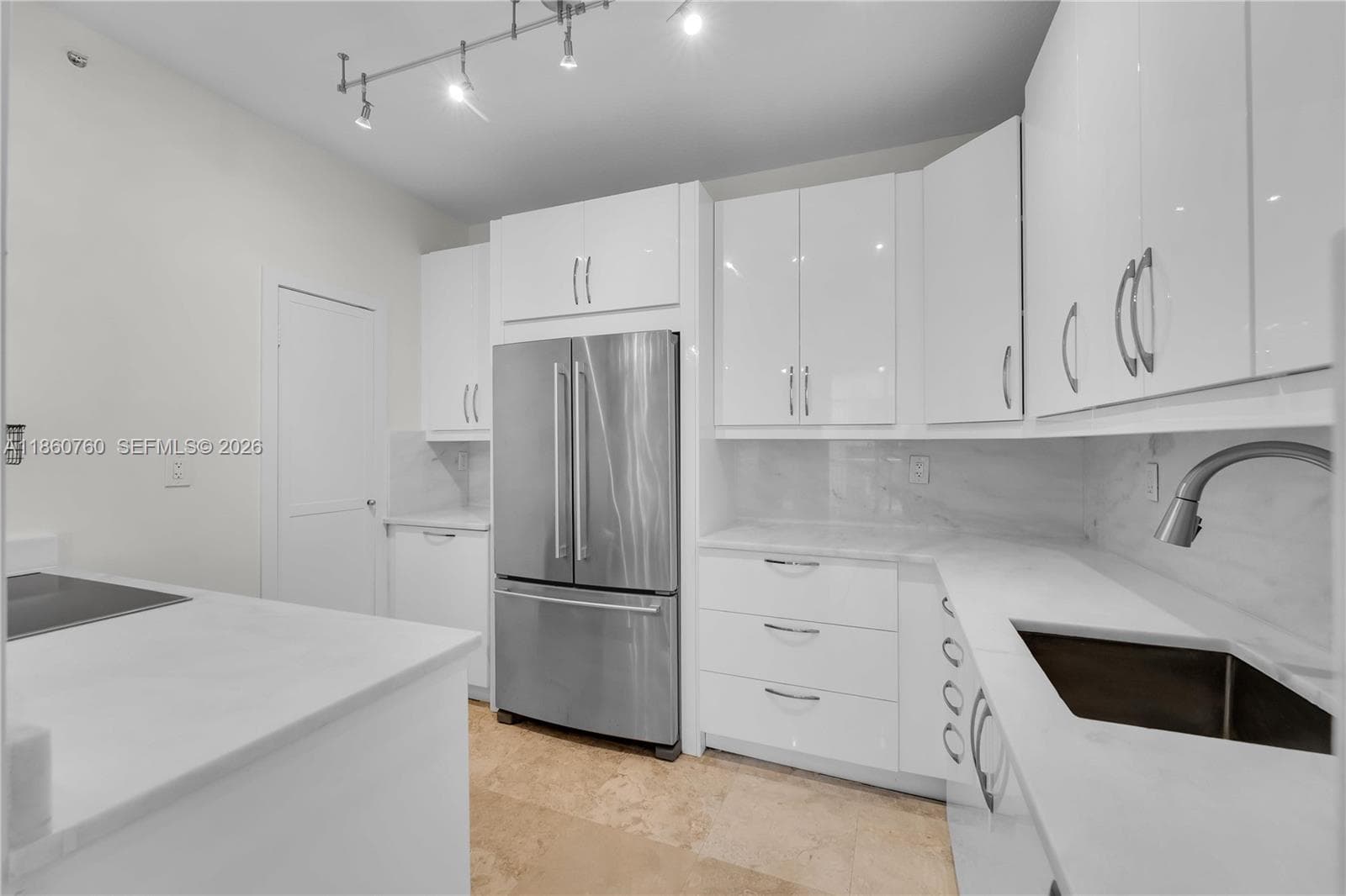 A11860760 — Miami Beach — 12