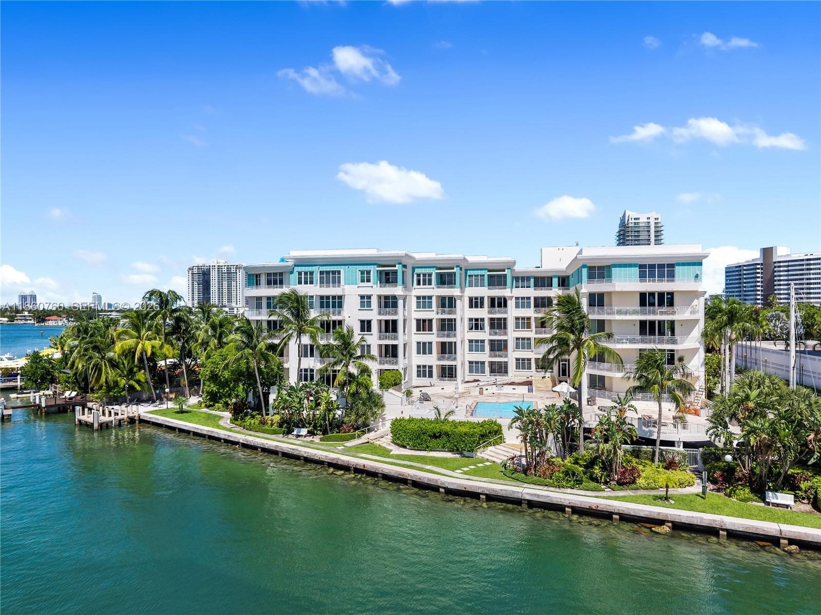 A11860760 — Miami Beach