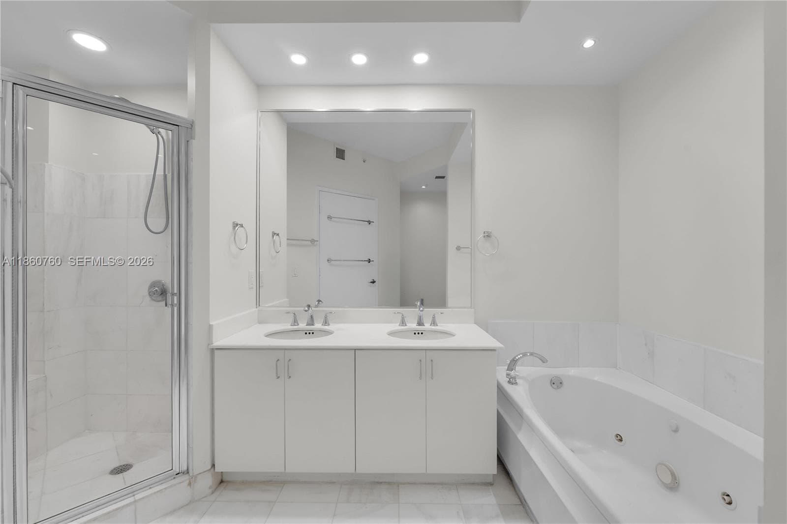 A11860760 — Miami Beach — 19