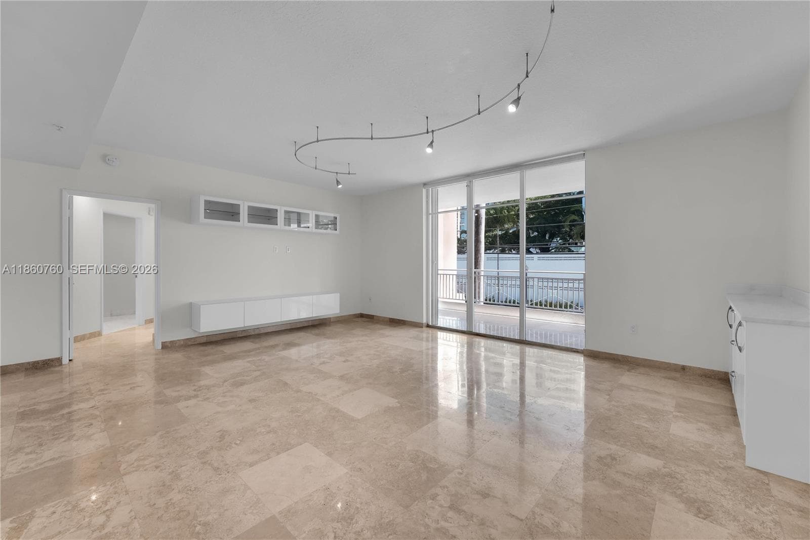 A11860760 — Miami Beach — 8