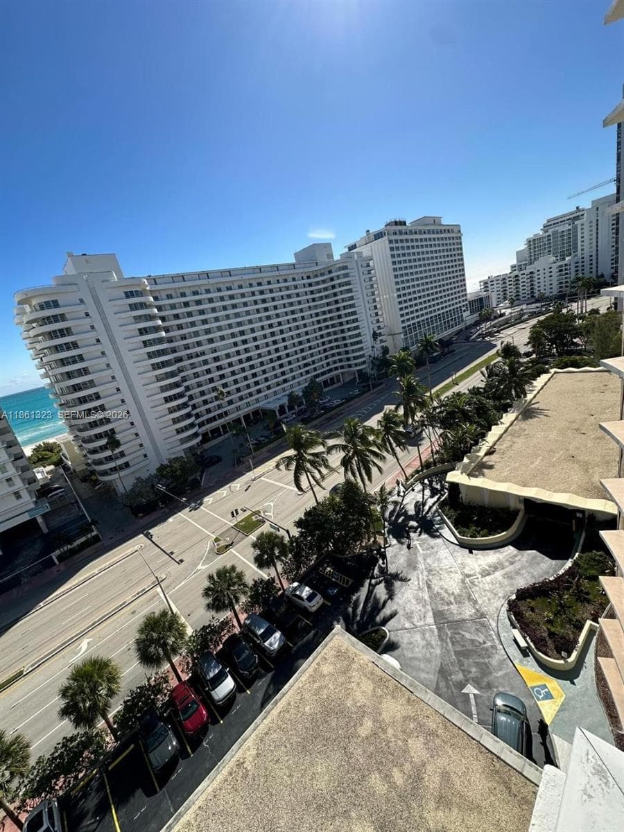A11861323 — Miami Beach — 26