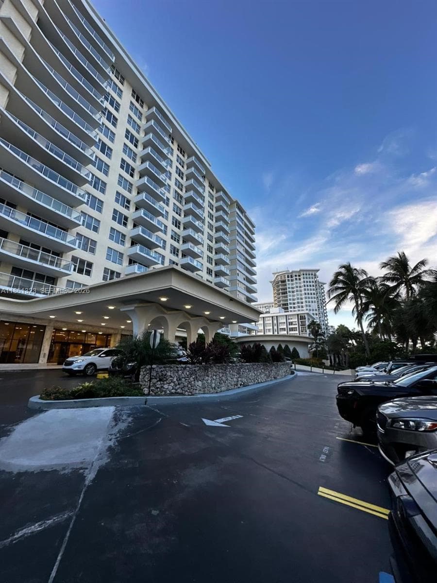 A11861323 — Miami Beach — 45