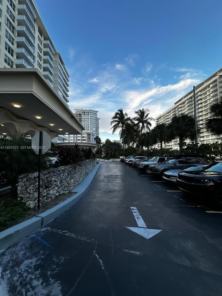 A11861323 — Miami Beach — 48