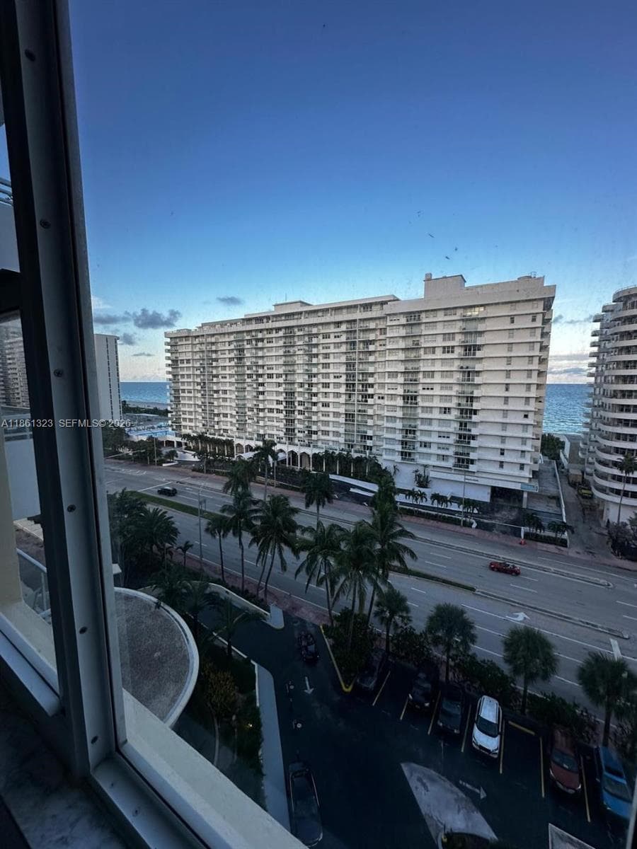 A11861323 — Miami Beach — 21