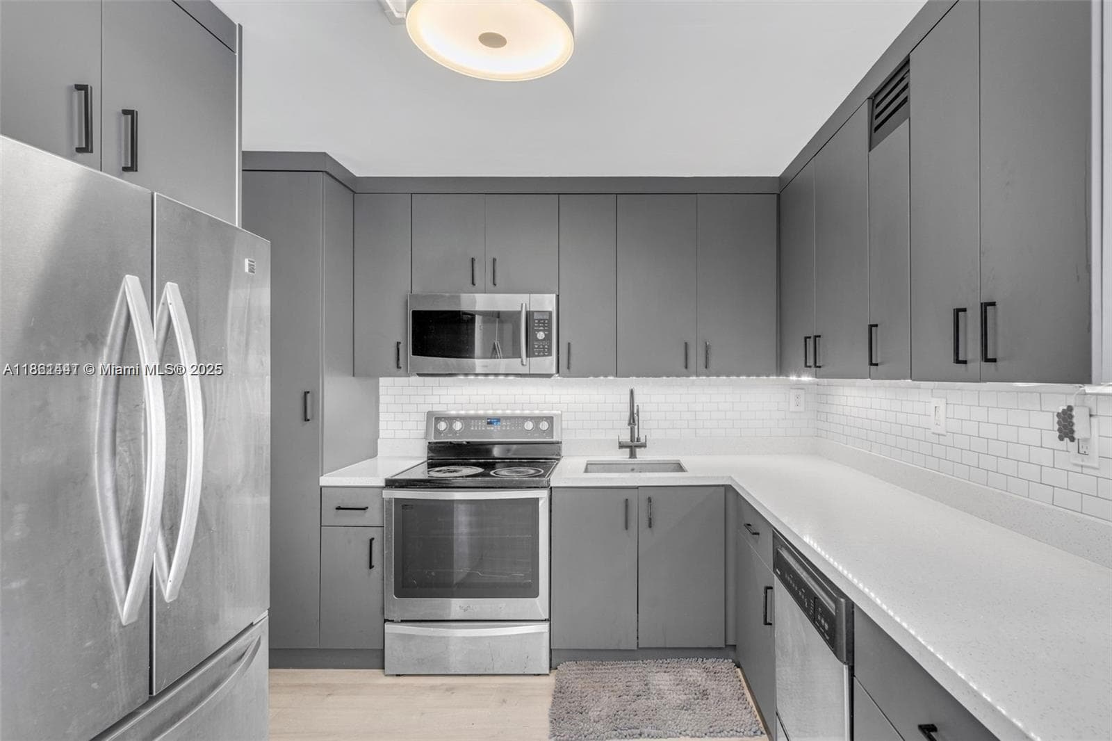 A11861441 — Miami Beach — 2