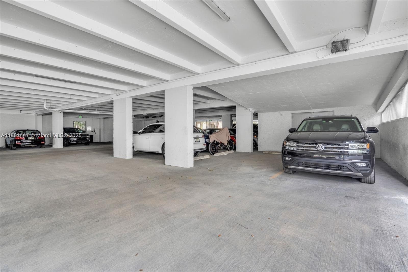 A11861441 — Miami Beach — 20