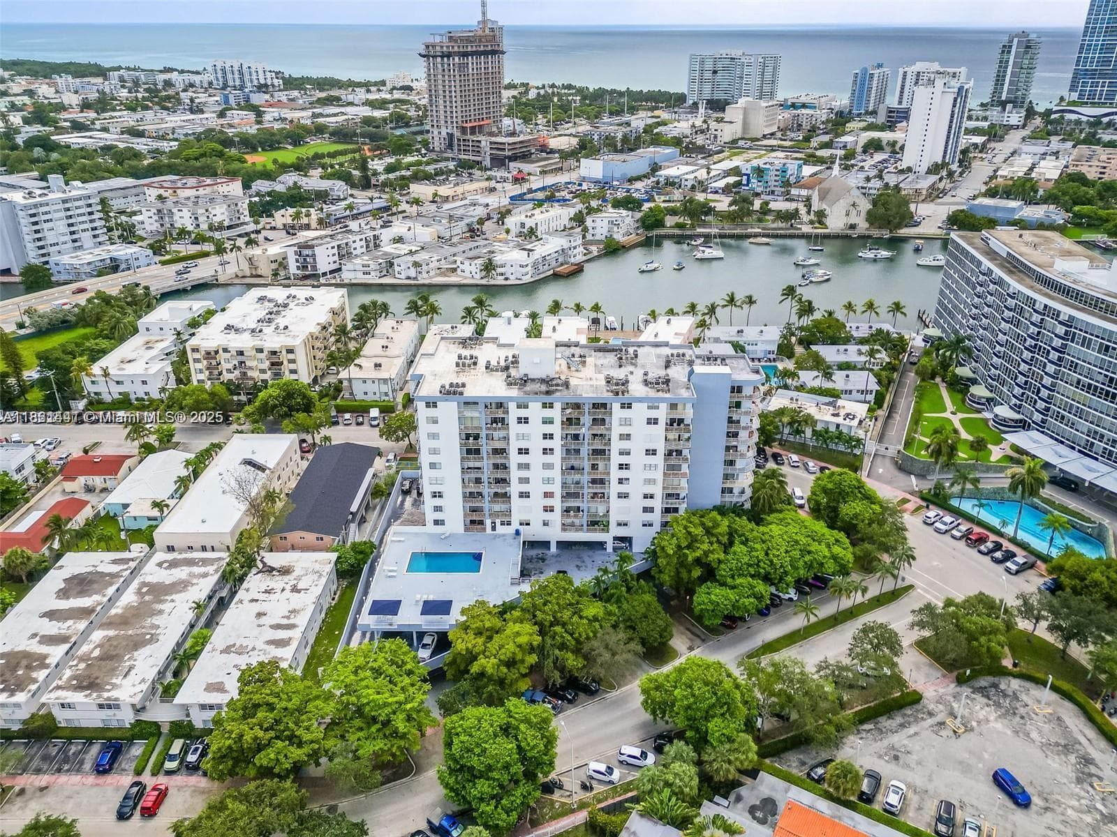 A11861441 — Miami Beach — 25
