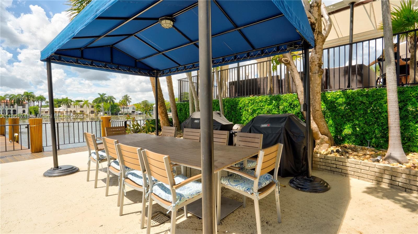 A11861748 — Miami Beach — 36