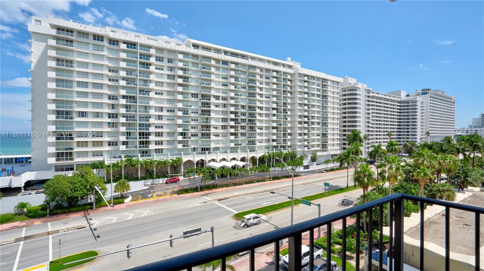 A11861748 — Miami Beach — 30