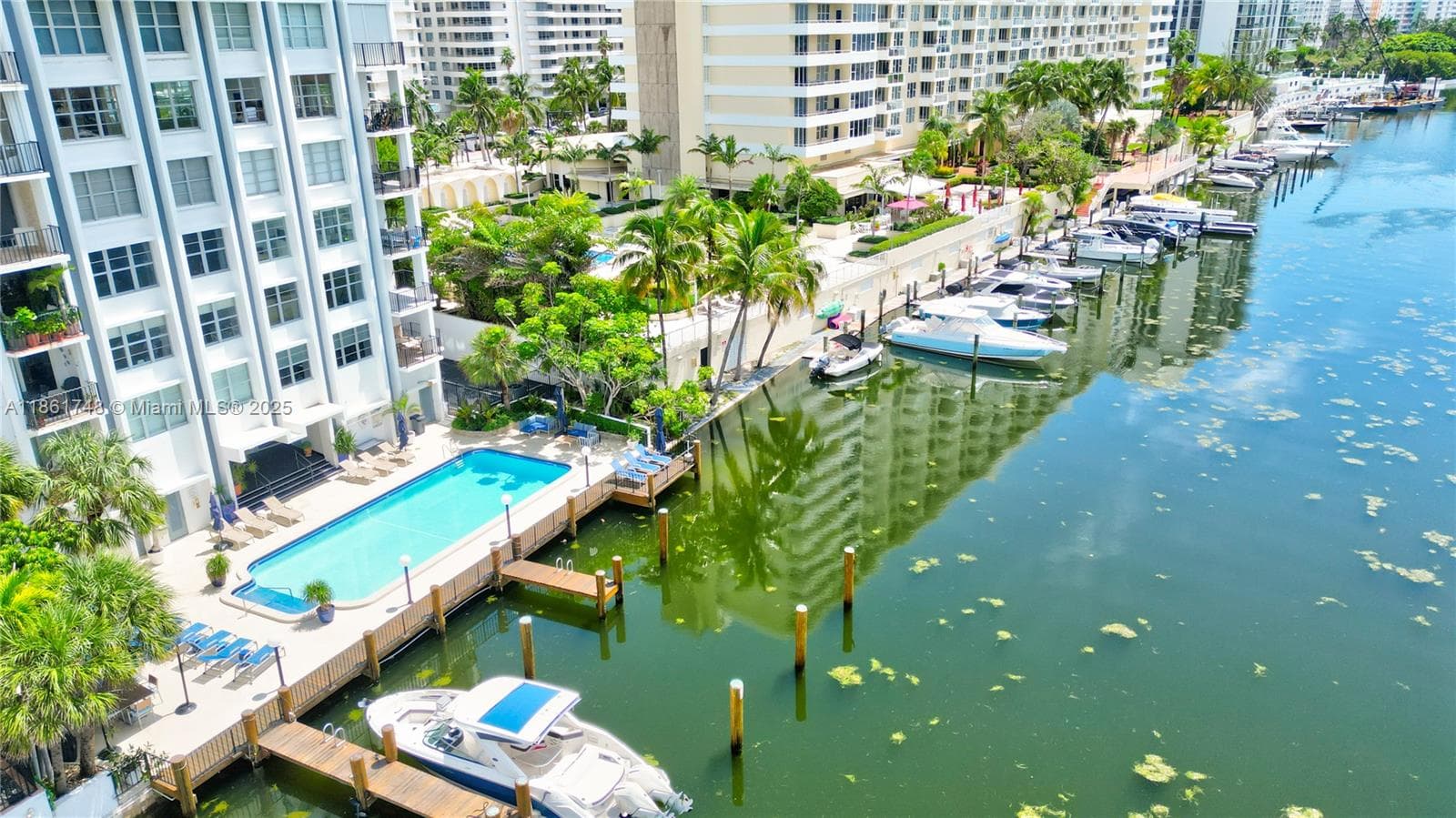 A11861748 — Miami Beach — 38