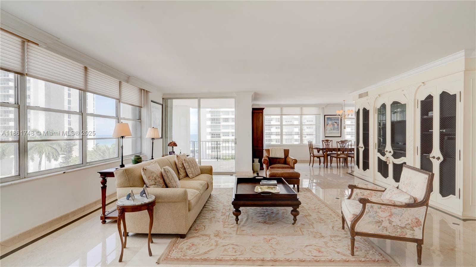A11861748 — Miami Beach — 15