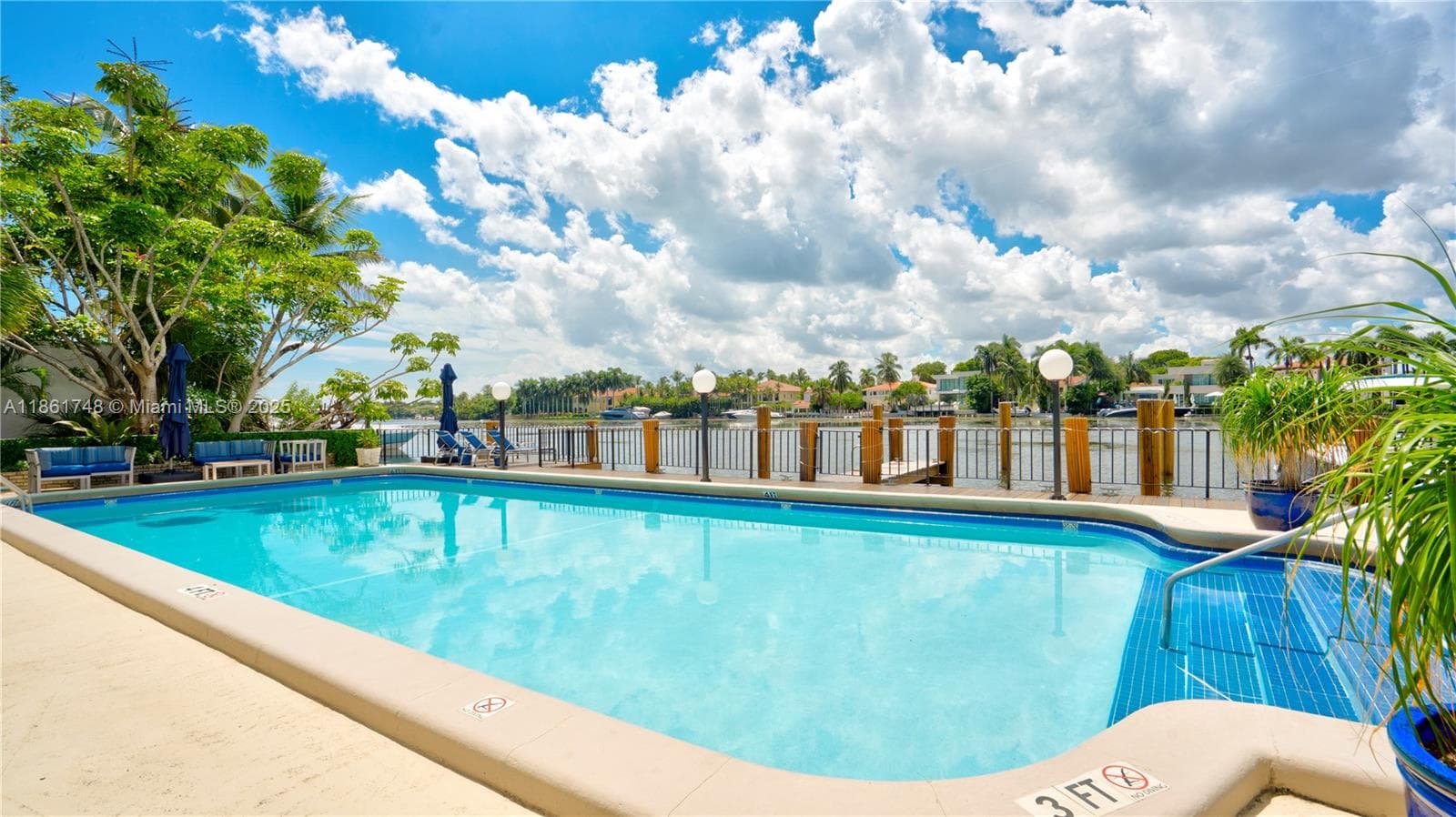 A11861748 — Miami Beach — 35